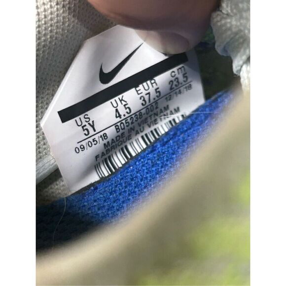 Nike Air VaporMax Flyknit 3 GS Light Silver Volt Size 5.5Y Womens 7 BQ5238-002 - Picture 6 of 9